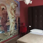 Opera' Hotel