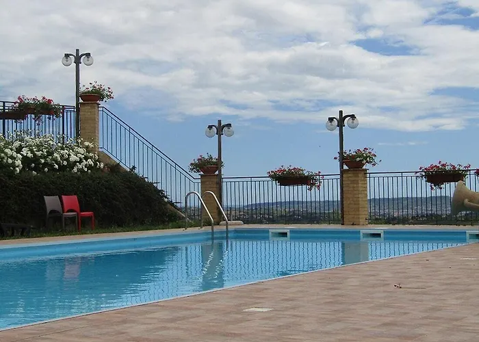 Отель Opera' 3*