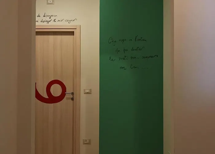 Отель Opera' 3*